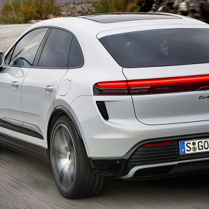  Porsche Macan Turbo Arka